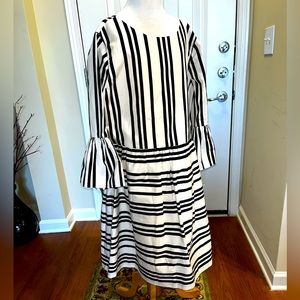 Alice + Olivia Augusta Black and White Striped Ruffle Sleeve Dress Size 8